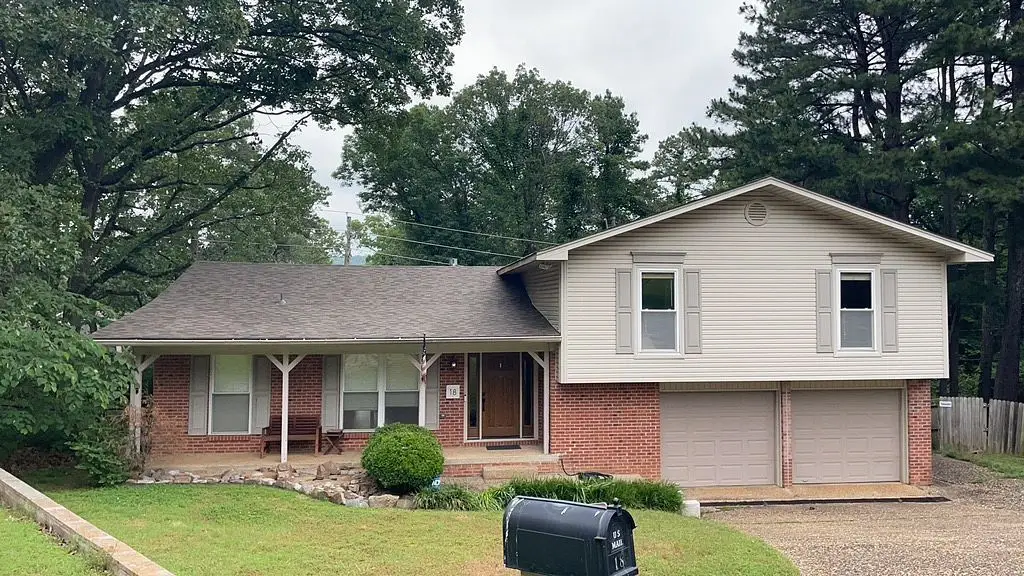 Residential roofing project